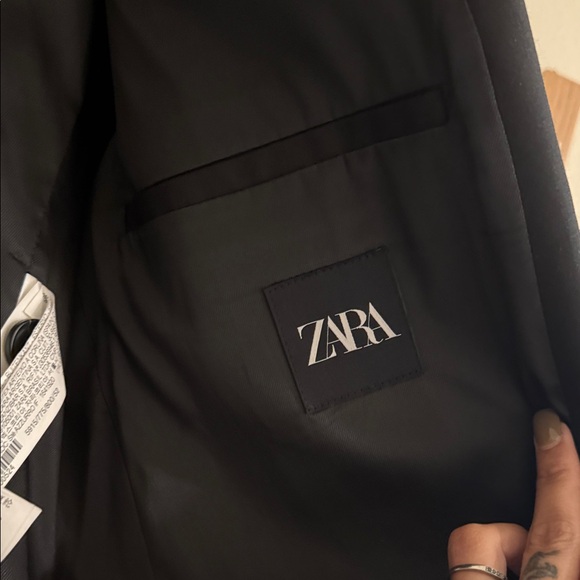 Zara Men's Elegant Black Sport Suit - Picture 2 of 6